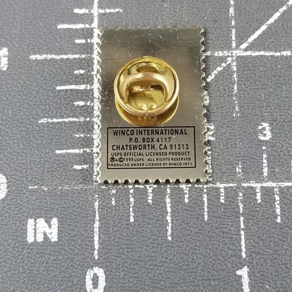 1999 Breast Cancer Awareness USPS First Class USA Stamp Gold Tone Enamel Pin VTG - Picture 3 of 4